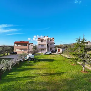  Appartamento Beachfront Jermen